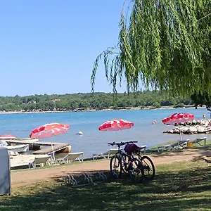 apartmani-karmen.in-istria.net/